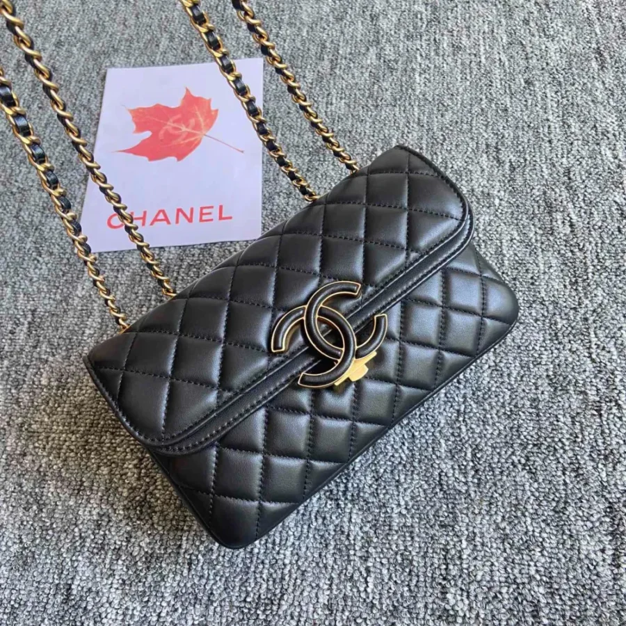 CHANEL Model: 57275 Size: 13x4x21cm