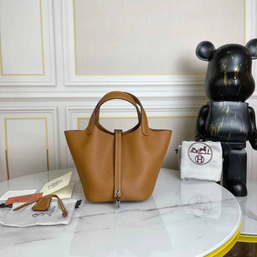 Hermes Size: 18cm