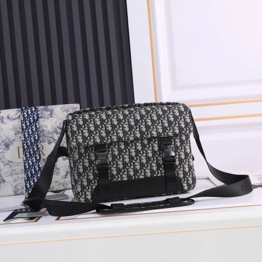 DiorExplorer Messenger Bag Size:31*21*8cm Model CD-1060
