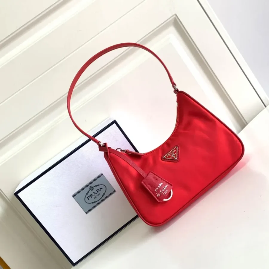 Prada Medium Vintage Bag Size: 22X12cm 1NE204