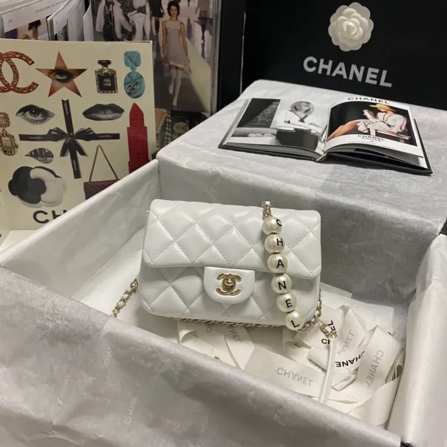 Pearl bag Model number: As1436 Size: 18x13x7cm