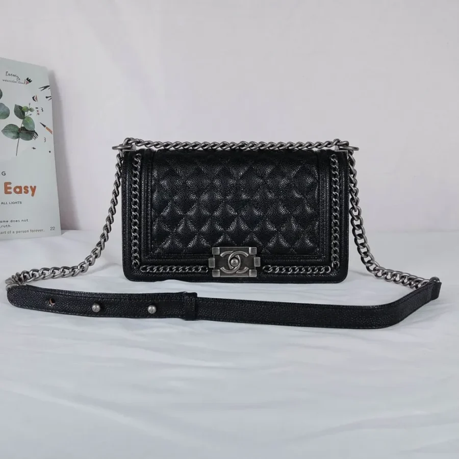 Lambskin Size: 25*16*9cm Style: 67086-2