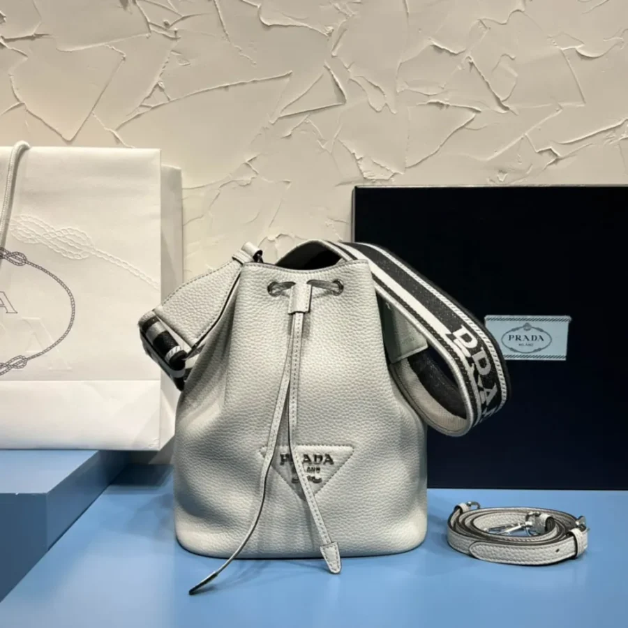 Prada Double Shoulder Strap Size: 20x25cm 1BE060