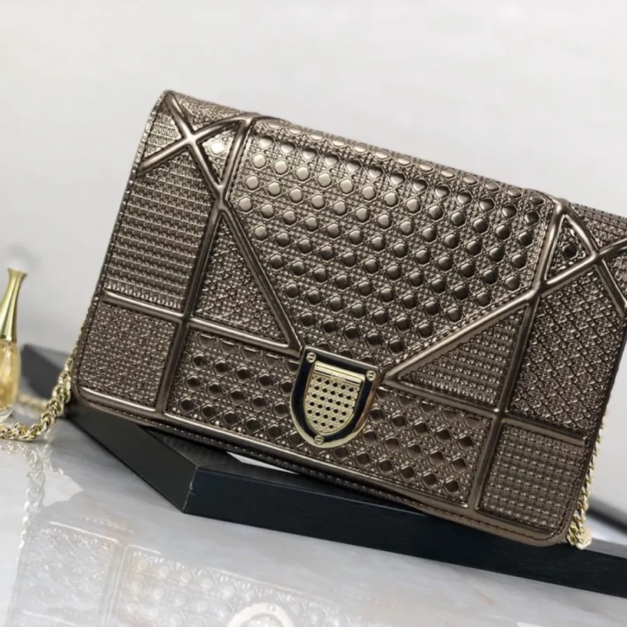 Chain Bag Size:19cm