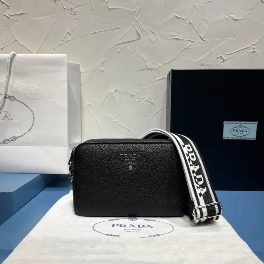 Prada Double Shoulder Strap Size:22x14cm 1BH082