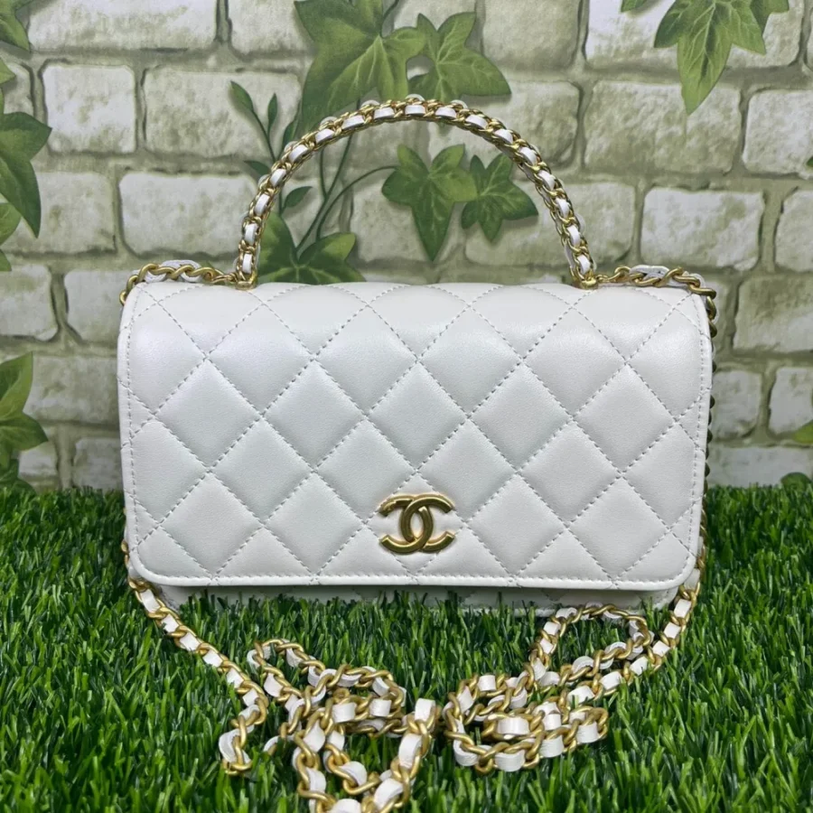Chanel Stewardess Bag Size: 19cm Style: AP3009