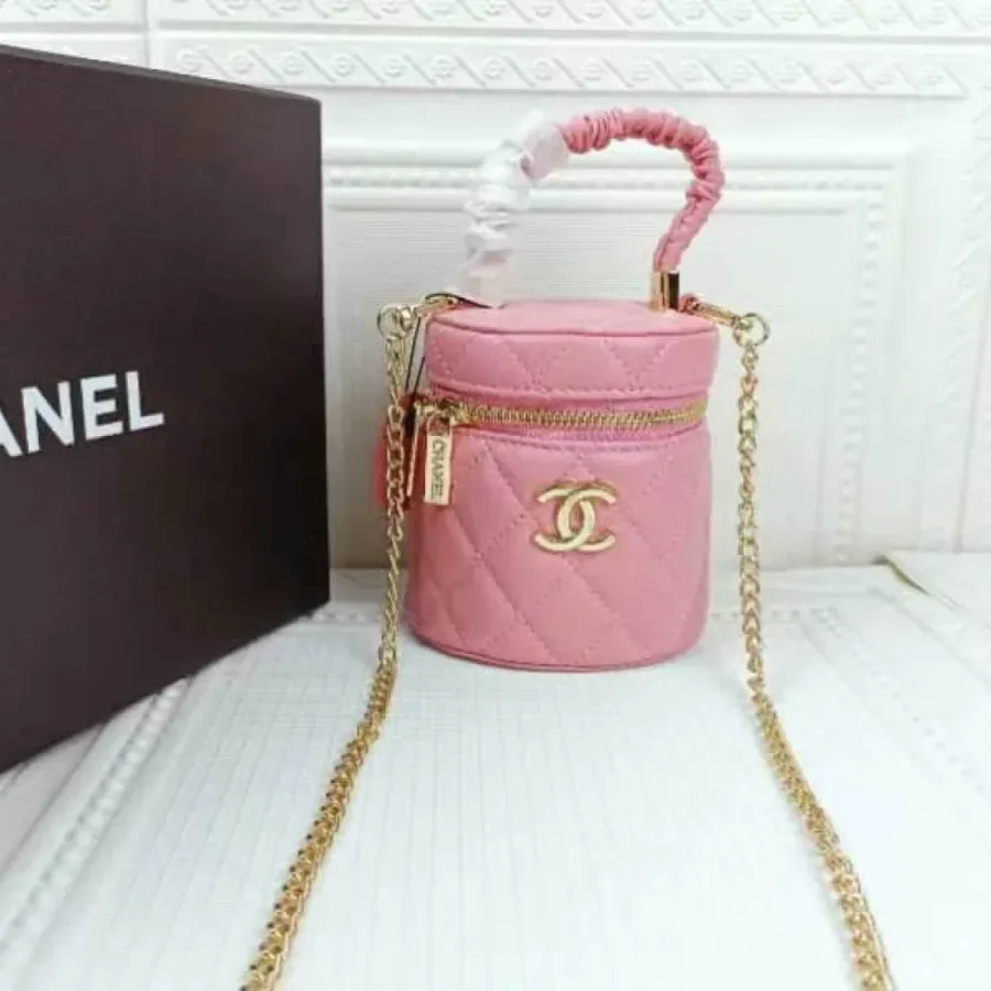 Chanel Vintage Cosmetic Bag Size: 12x11cm, Style: 212