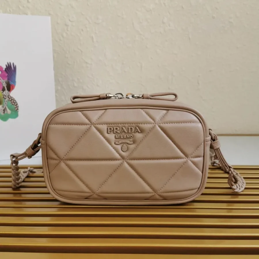 Prada shoulder bag Size: 13.5x21cm 1BH141