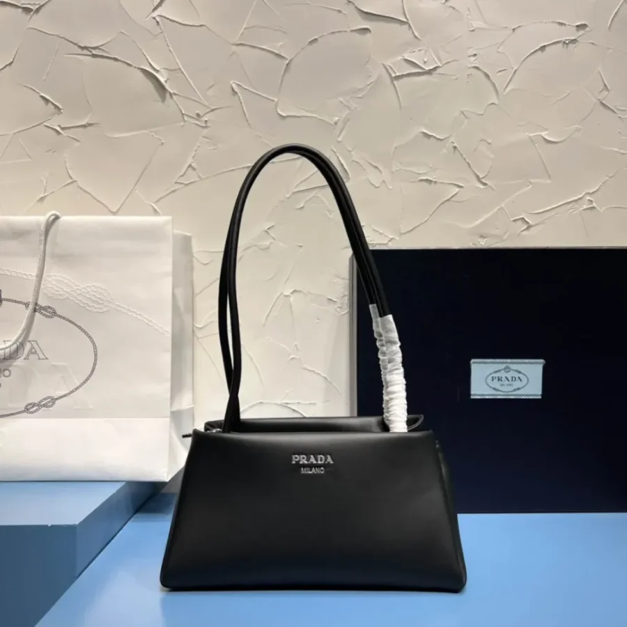 Prada Underarm Bag Size: 25.5x13cm 1BA368