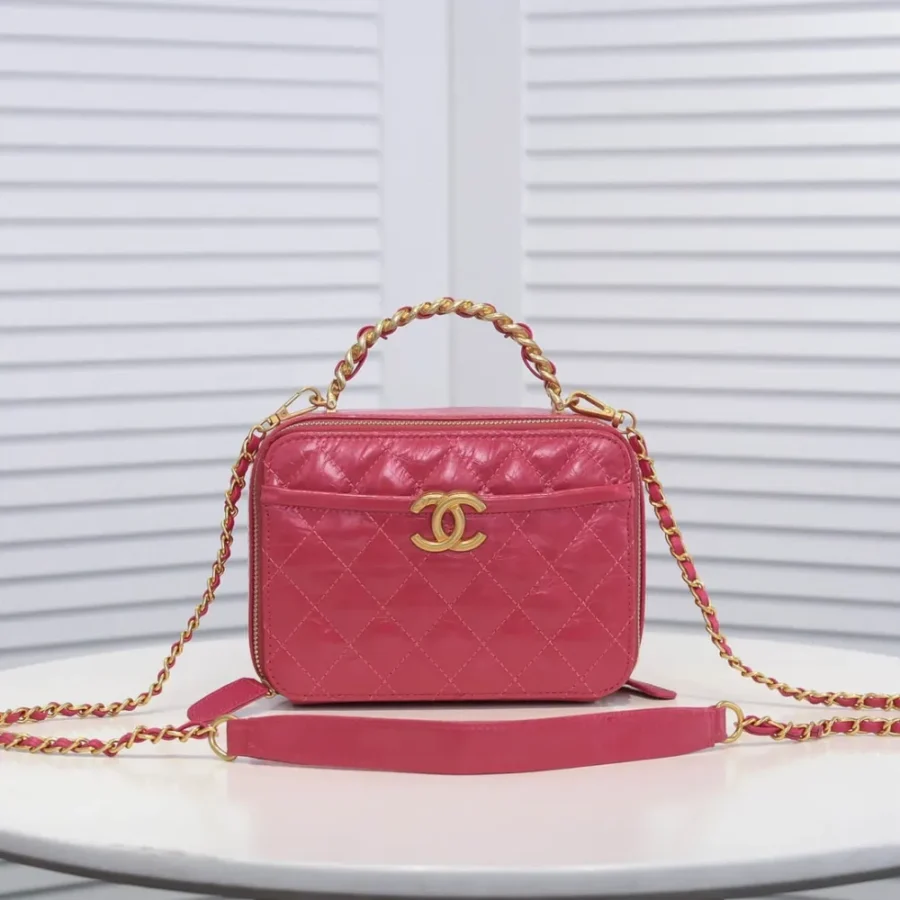 Chanel Size: Large 13.5*18.5x7.5cm Style Number: 9055