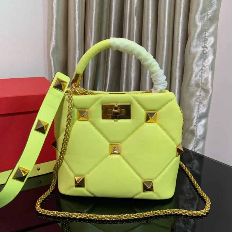 Valentino Model:0097S Size:21x 17x 14cm
