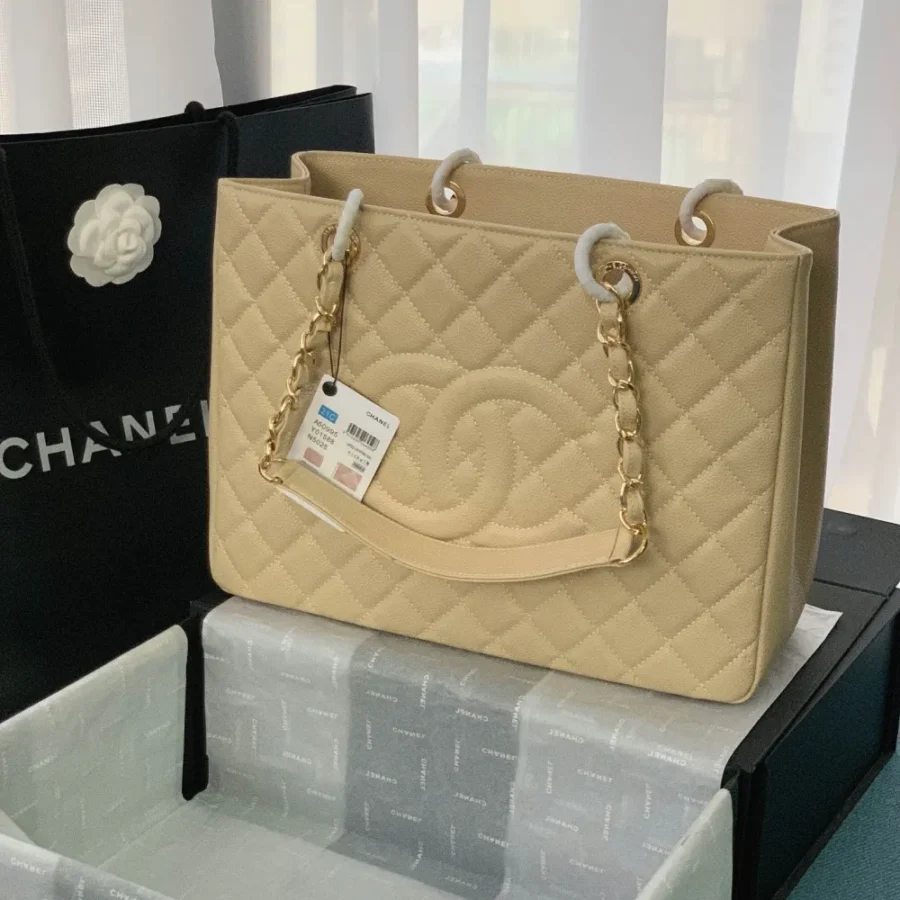 CHANEL Model: 50995# Size: 24X33X13CM Antique Silver