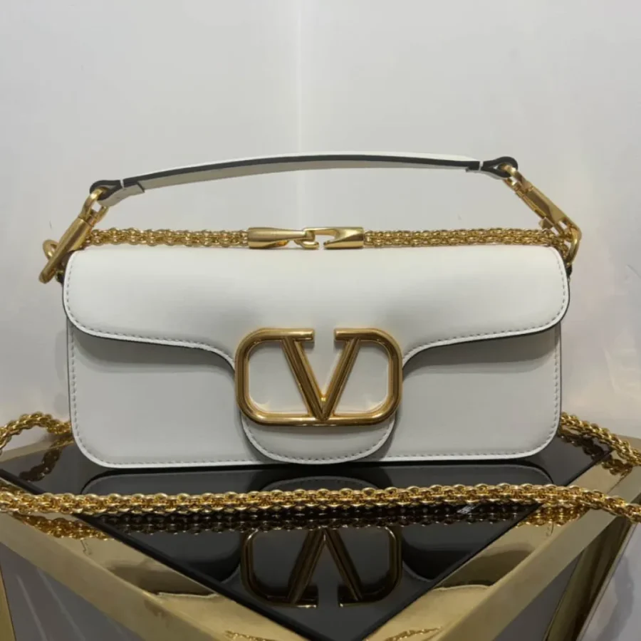 Valentino Size: 27 x 13 x 6 cm Model: 2030