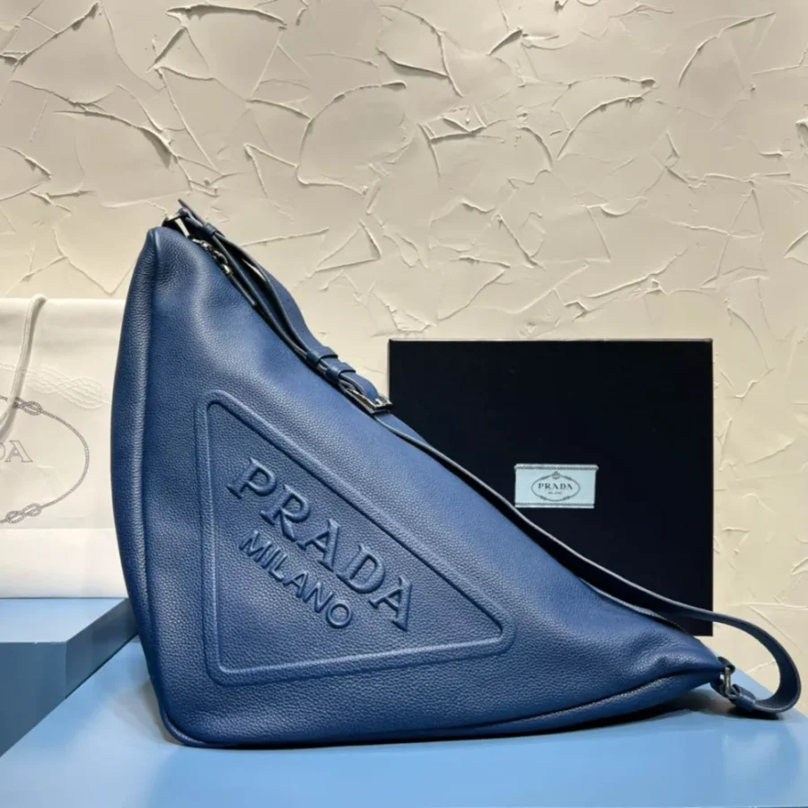 Prada Triangle Bag Size: 22.5x31cm 2VY007