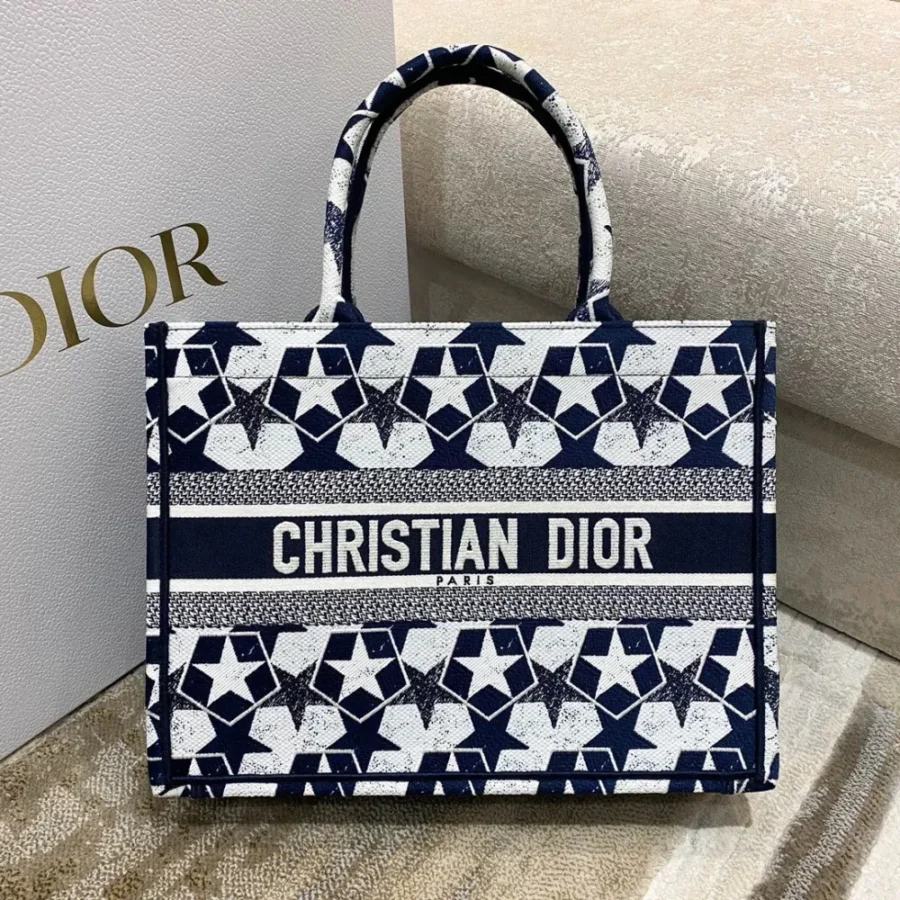 Tote Spring/Summer size:36*18*28cm