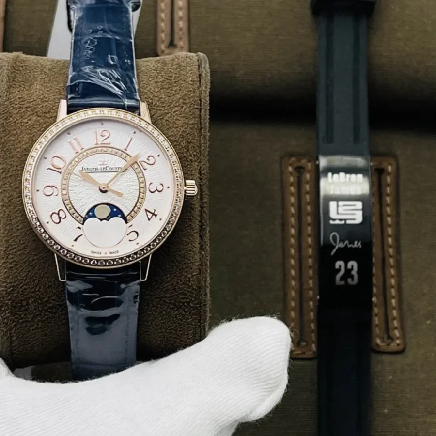 Jaeger-LeCoultre Dating Watch Diameter: 34mm Thickness 8.8mm Model: Q3572430