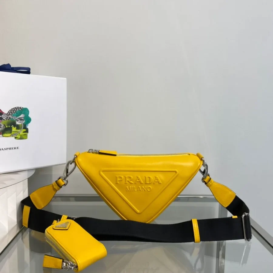 Prada Triangle Bag Size:26x14cm 1BH190