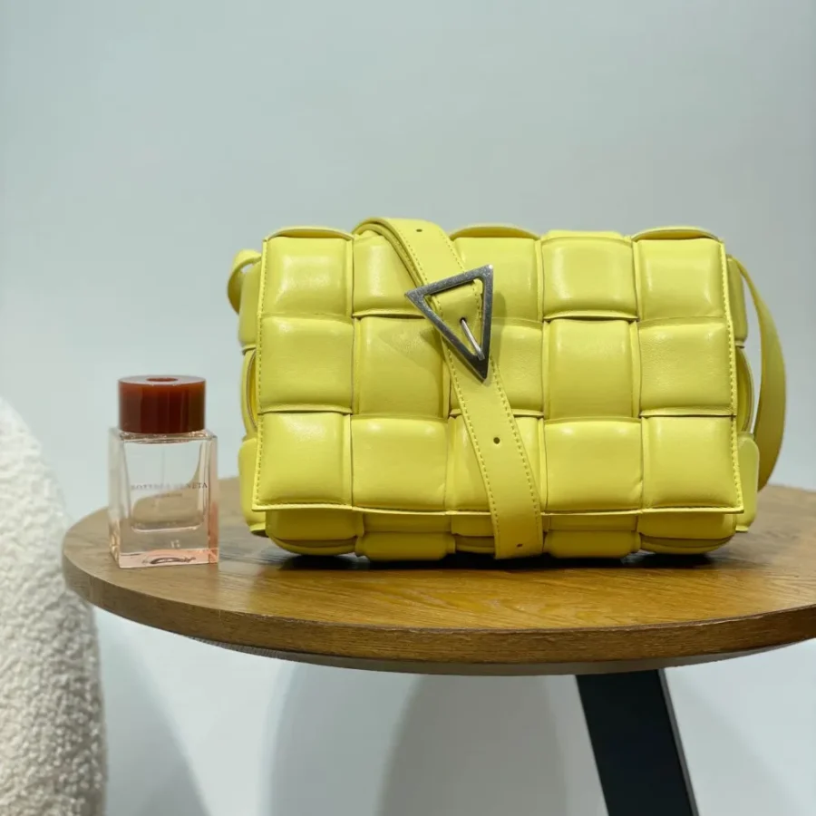 BV Padded Cassette Pillow Bag Size: 26x18cm 70094