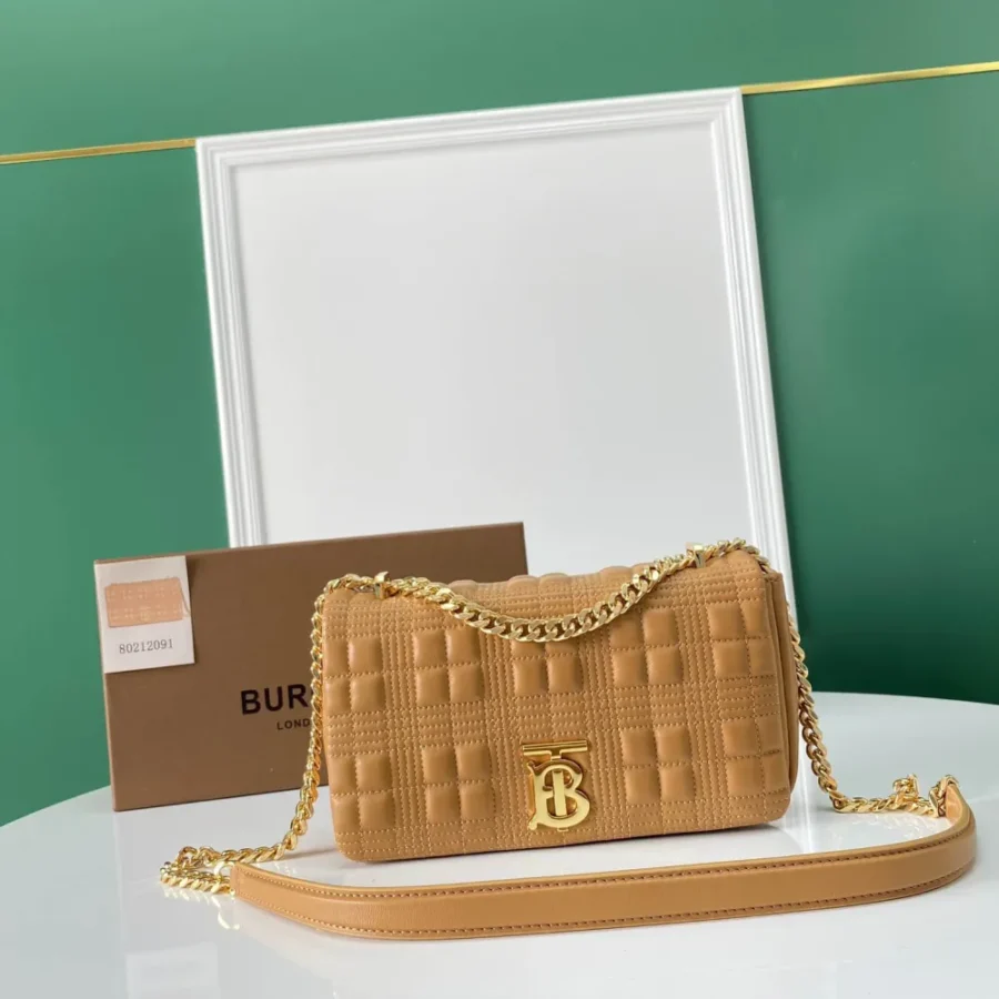 Lola bag Size:W23 x H13 x D6cm Code:650678