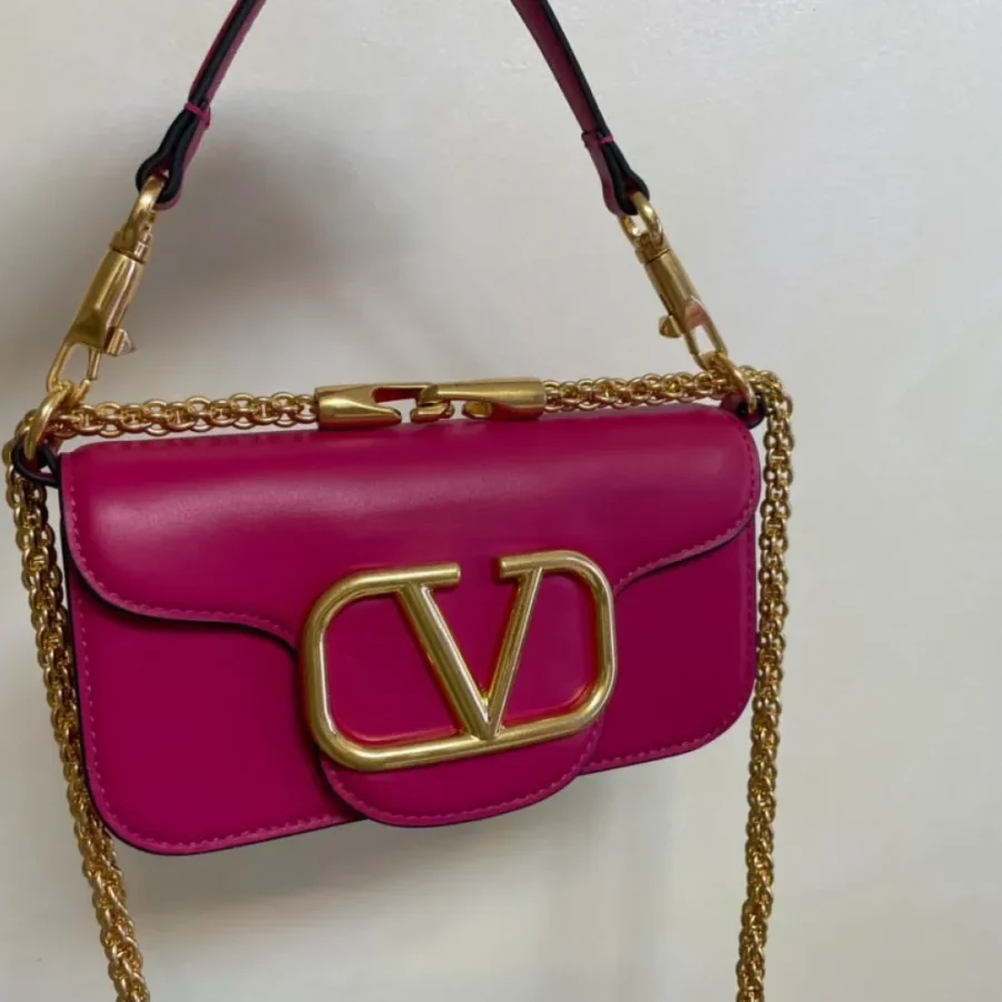 Valentino Model: 1133Size: 20x 11x5cm
