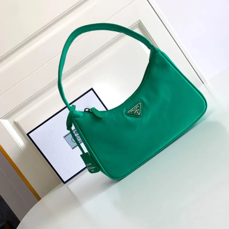 Prada shoulder bag Size: length 23x13cm 1NE515