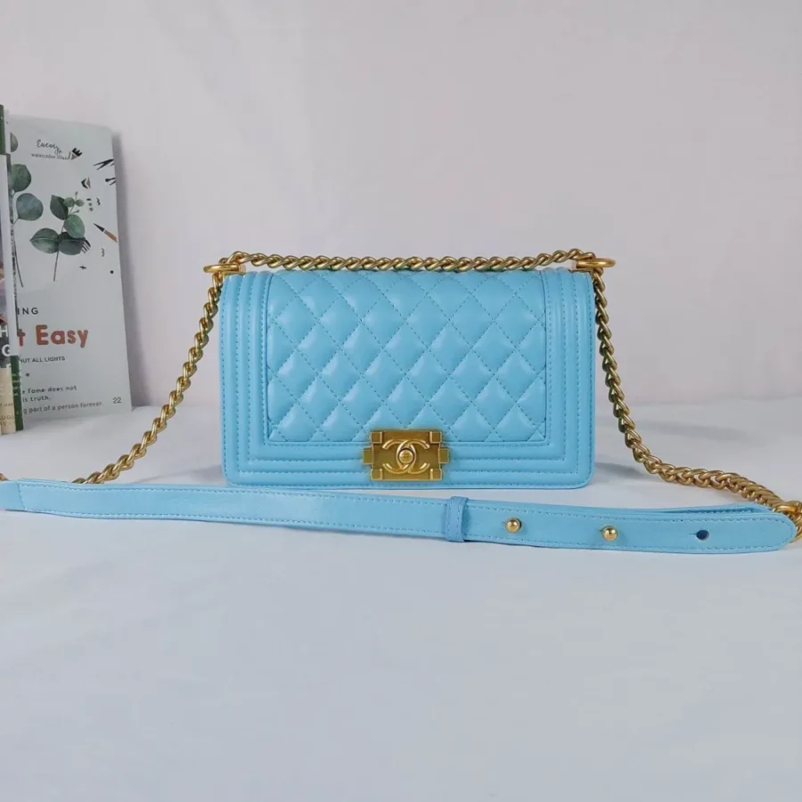 Calfskin Size: 25*16*9cm Model Number: 67086