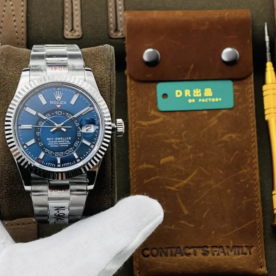Rolex Skywalker Size: 42mm
