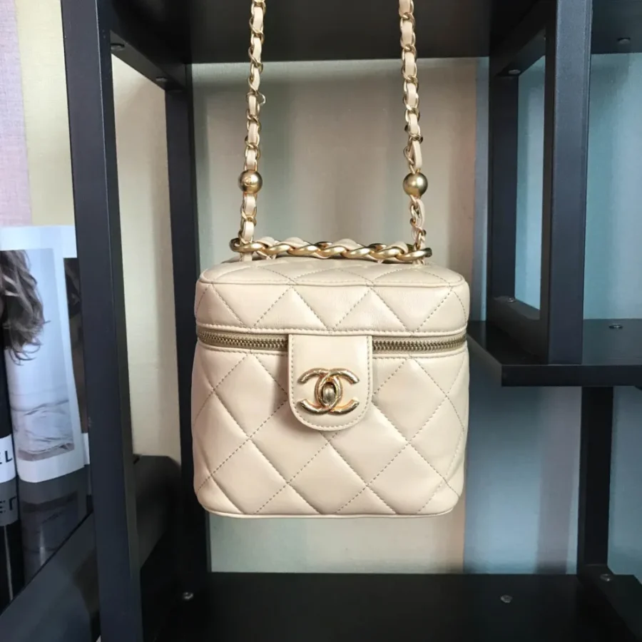 CHANEL Size: 16.5*16.5*15