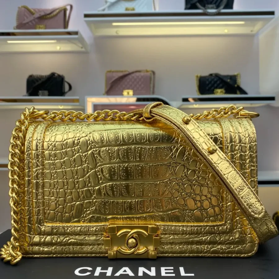Gilt buckle series Model number: 67086 Size: W25*H14-16*D7.5