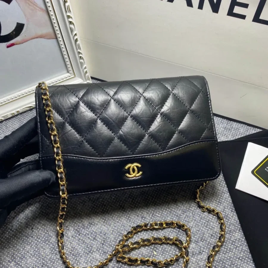 Cross bag size: 19cm