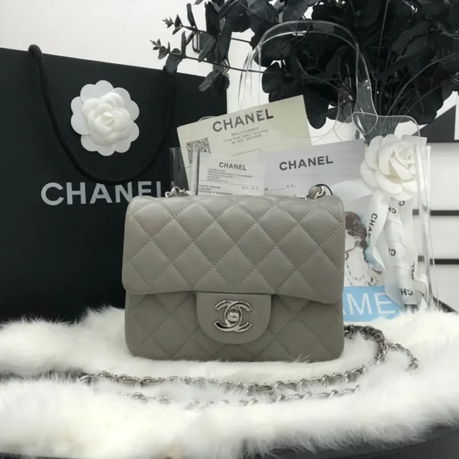 Sheepskin Bag Light Gold Buckle Model: 01115 Size: 17cm