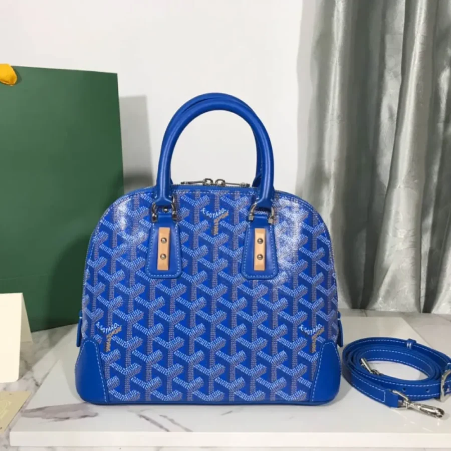 Vendme shell bag Model: GY020206 Size: 23*18.5*10cm