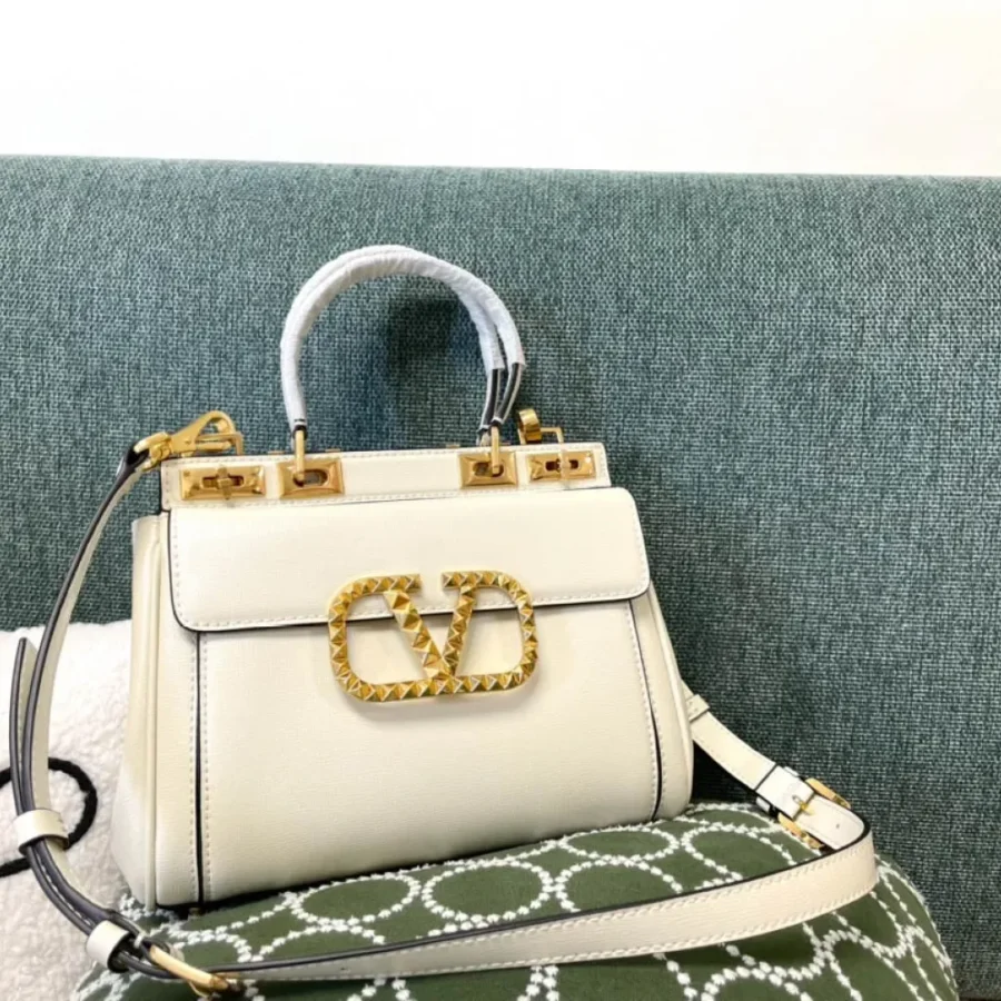 Valentino Model: 3300 Size: 23x20x6cm