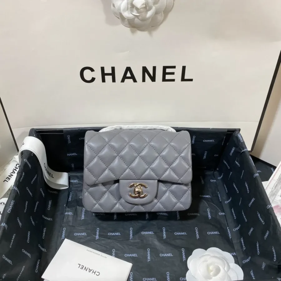 Lambskin Model: 1115 Size: 17cm