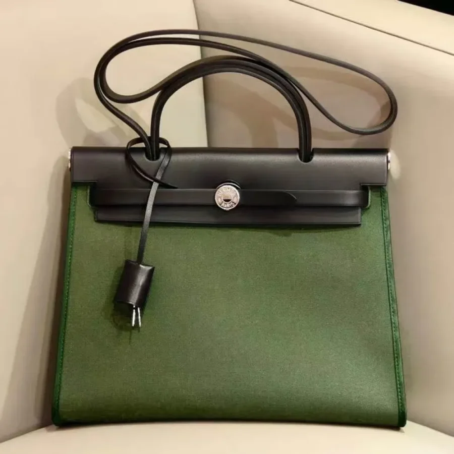 Herbag Brown Size: 31x 25 x 10