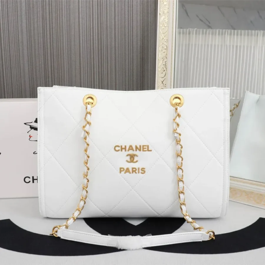 CHANEI Calfskin Size: 24*34*13 Style: 8045
