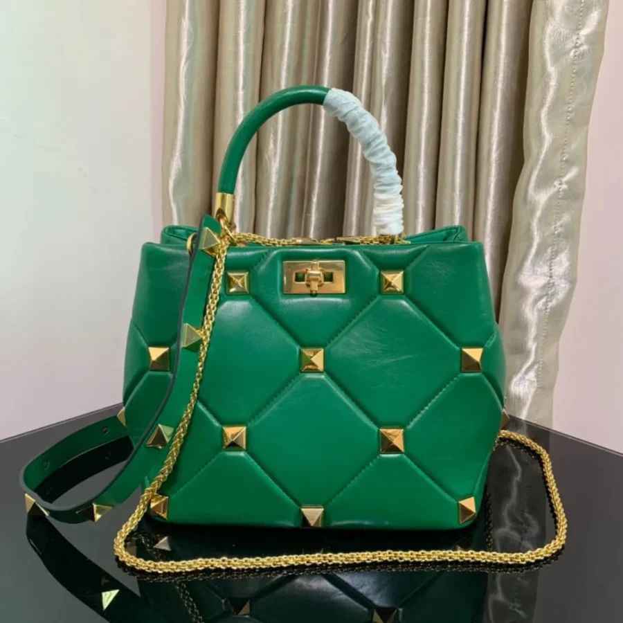 Valentino Model:0097L Size:25x 23x 16cm