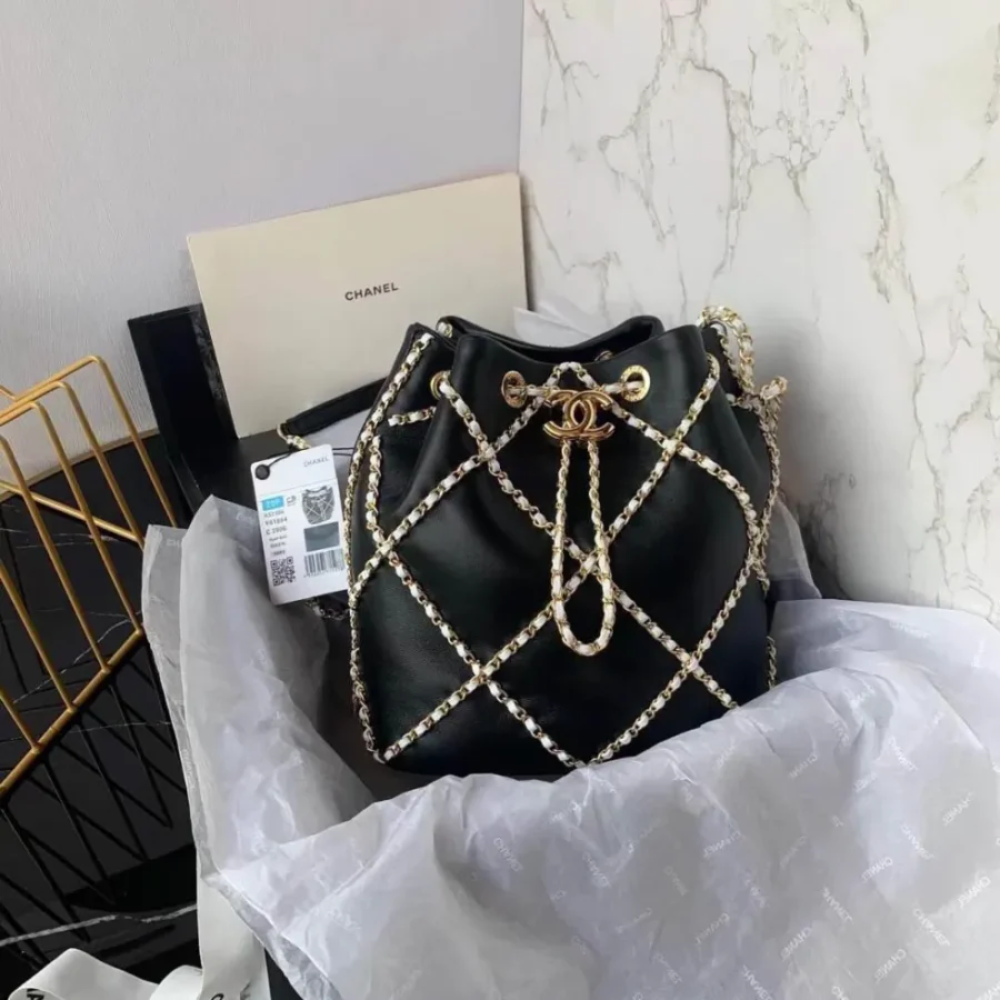 Chanel size: 21X23X13cm