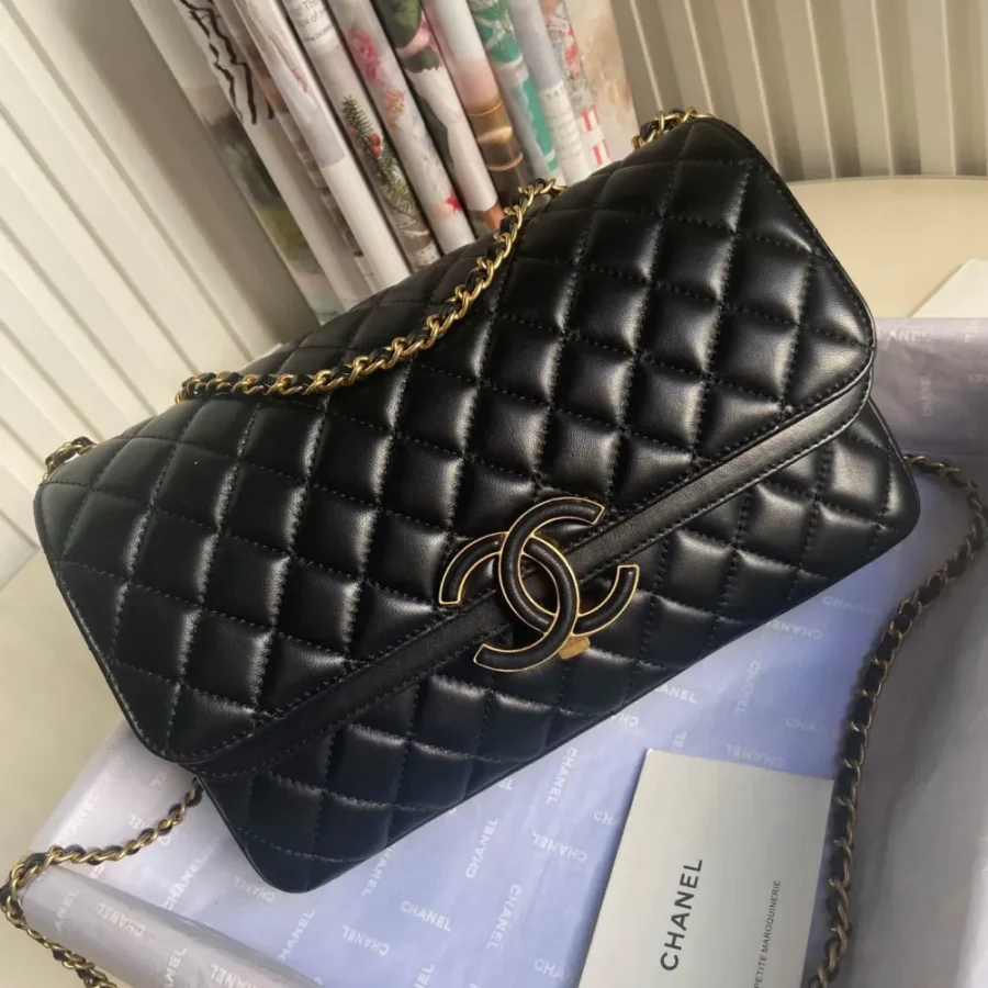 CHANEL Model: 57276 Size: 26cm