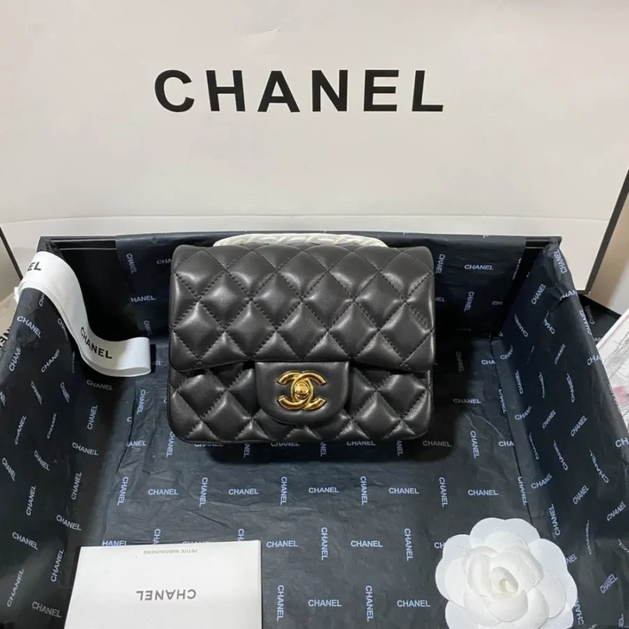 Lambskin Model: 1115 Size: 17cm