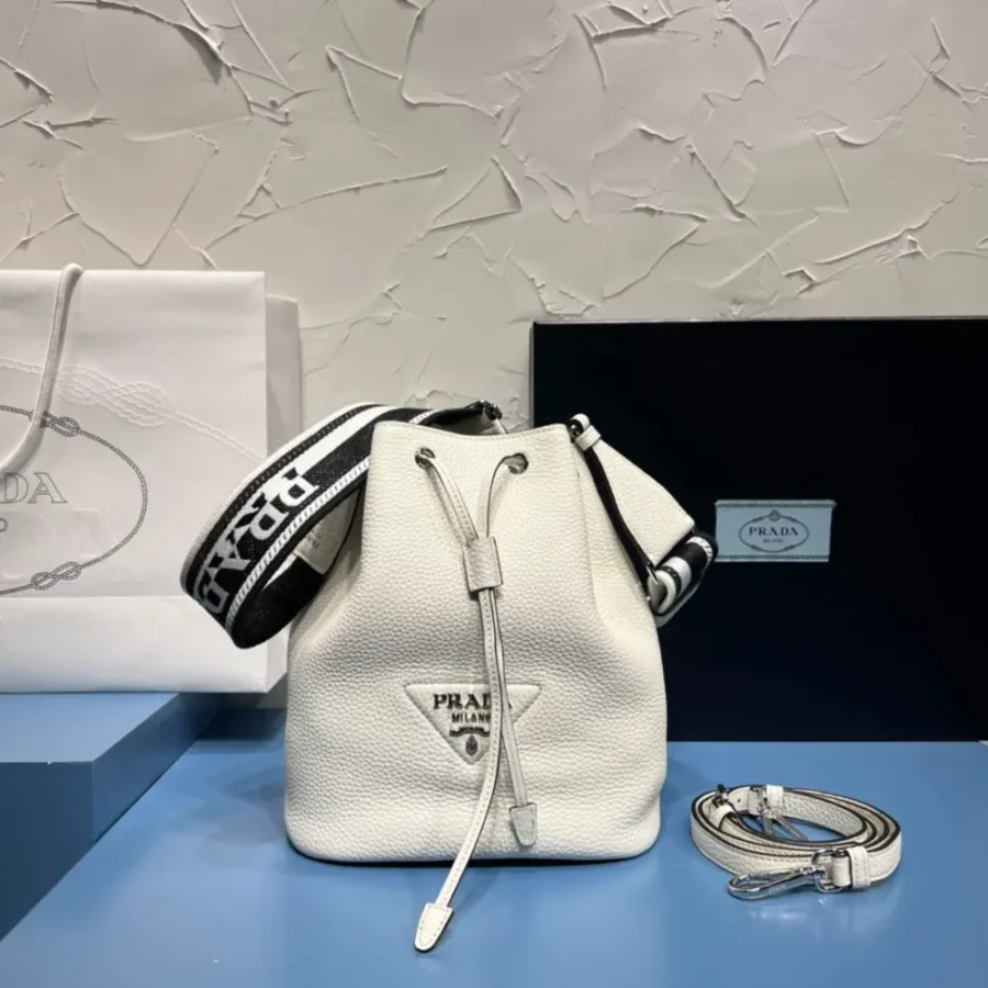 Prada Double Shoulder Strap Size: 20x25cm 1BE060