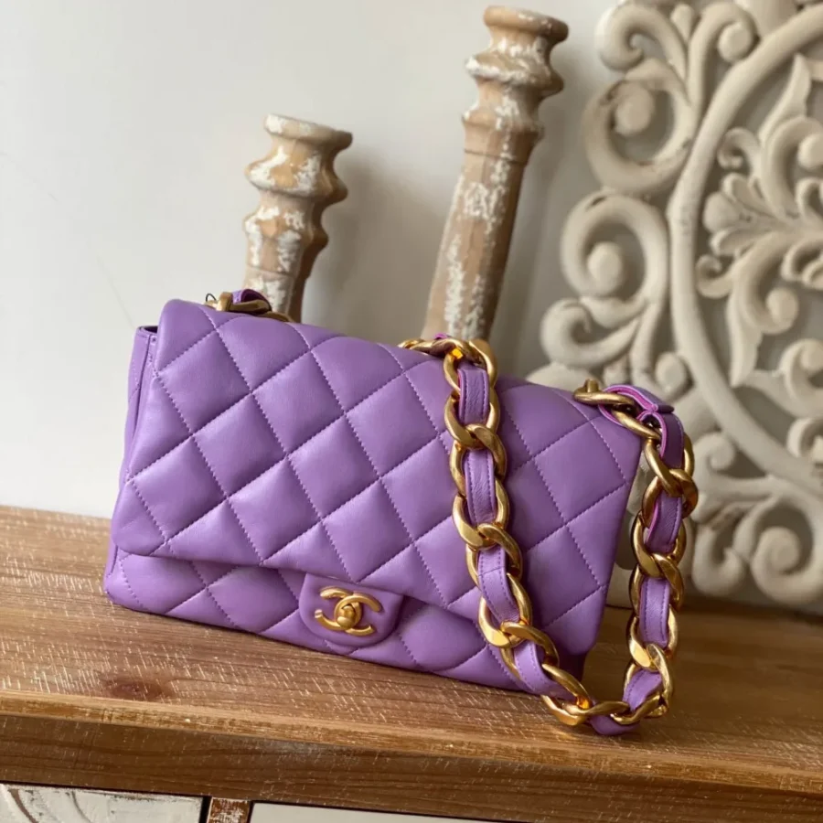 Chanel chain bag Style number: 3215