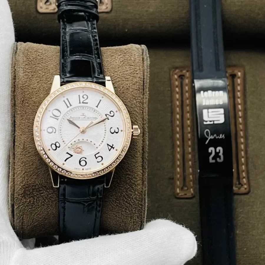 Jaeger-LeCoultre Watch Size: 34MM&*8.52MM