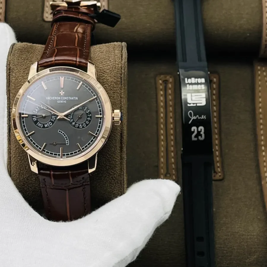 Vacheron Constantin Heritage Watch Ident No.: 47200 Diameter: 41 mm Rose Gold