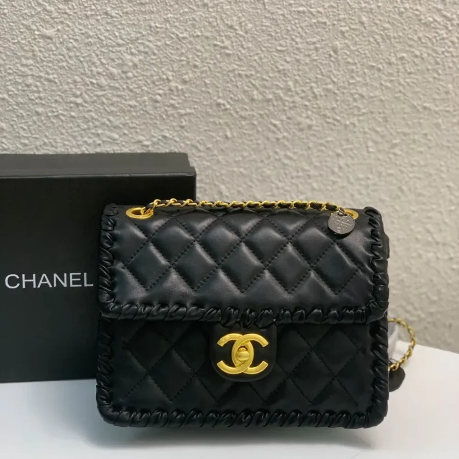 Lambskin Size: 24cm