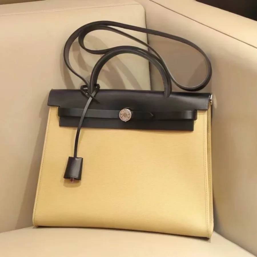 Herbag Brown Size: 31x 25 x 10