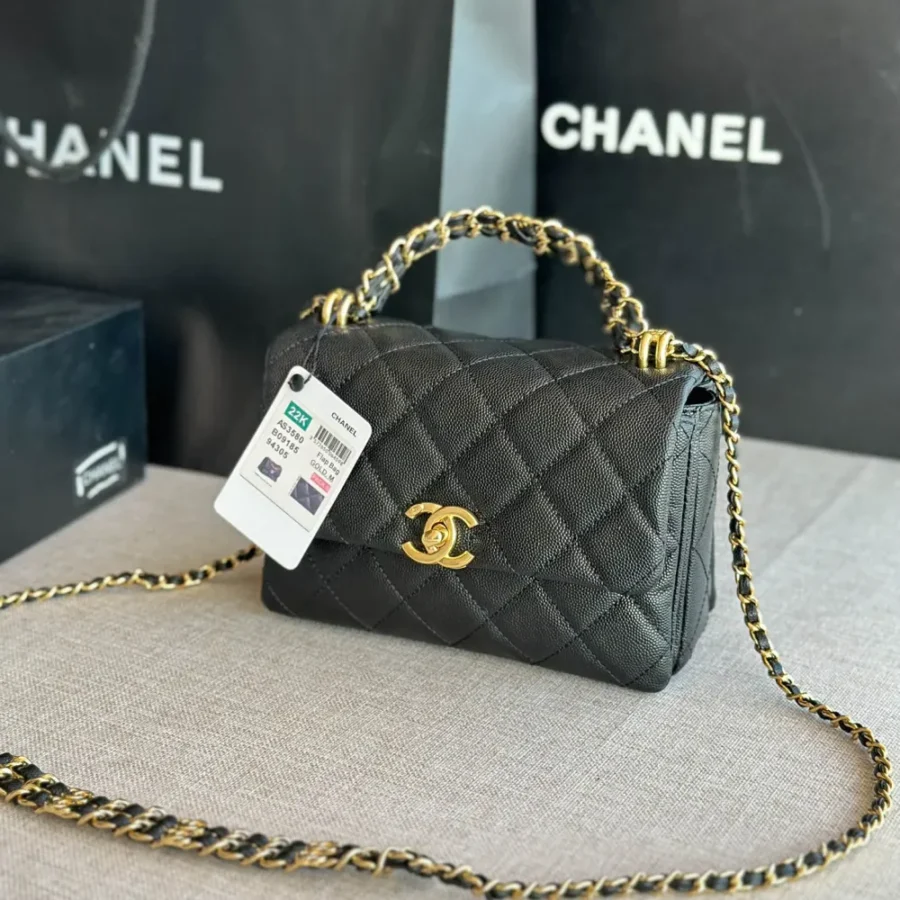 CHANEL Model: AS3580#: Size 13 X20 X9.5 cm