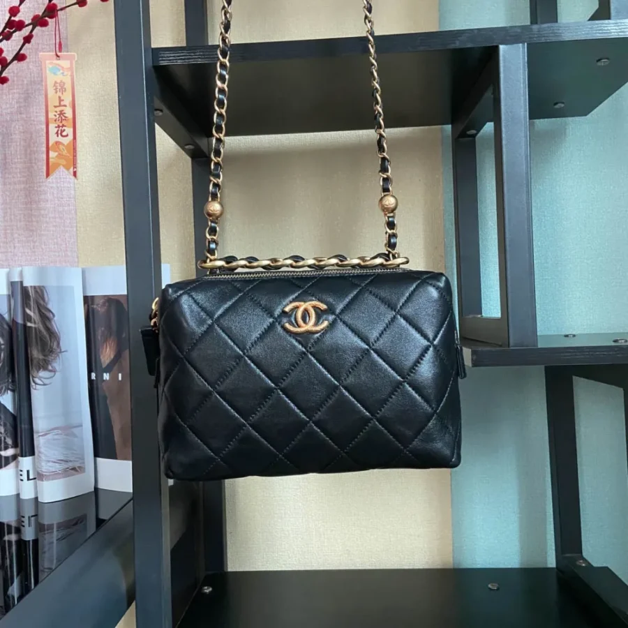 CHANEL Size: 22*10*15