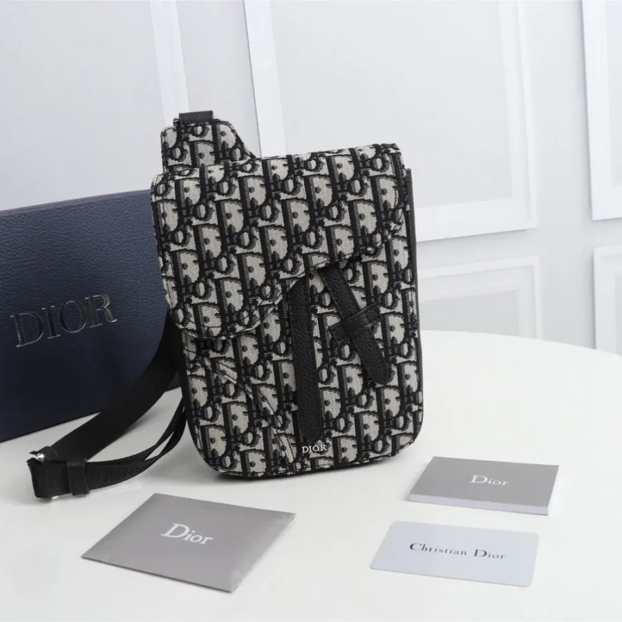 Dior Saddle Chest Bag Crossbody Model: 1ADPO171 Size: 16x21x5cm