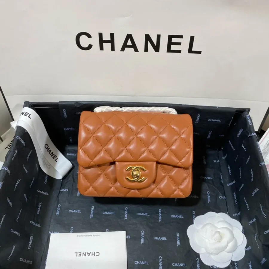 Lambskin Model: 1115 Size: 17cm